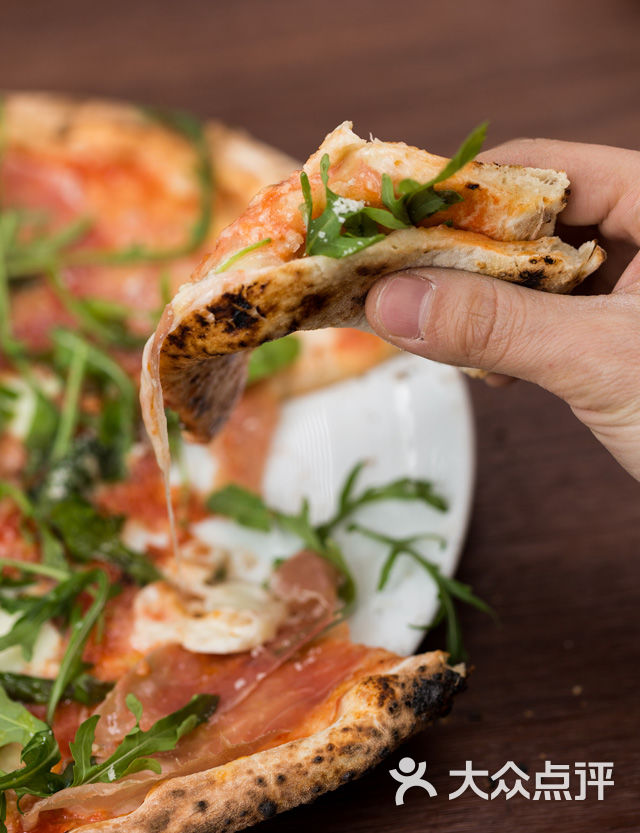 那不勒斯传统风味比萨