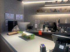 -瑞幸咖啡(岳家嘴地铁站店)