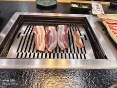 -臻牛烤肉