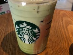 冰樱绽草莓茶拿铁-星巴克(珠海摩尔百货店)