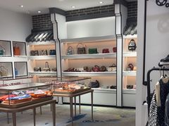 -万物奢潮中古奢侈品(青岛店)