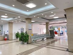 -上海大学附属上海和平眼科医院