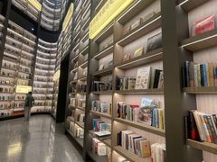 -上海虹桥中心爱琴海亚朵S酒店