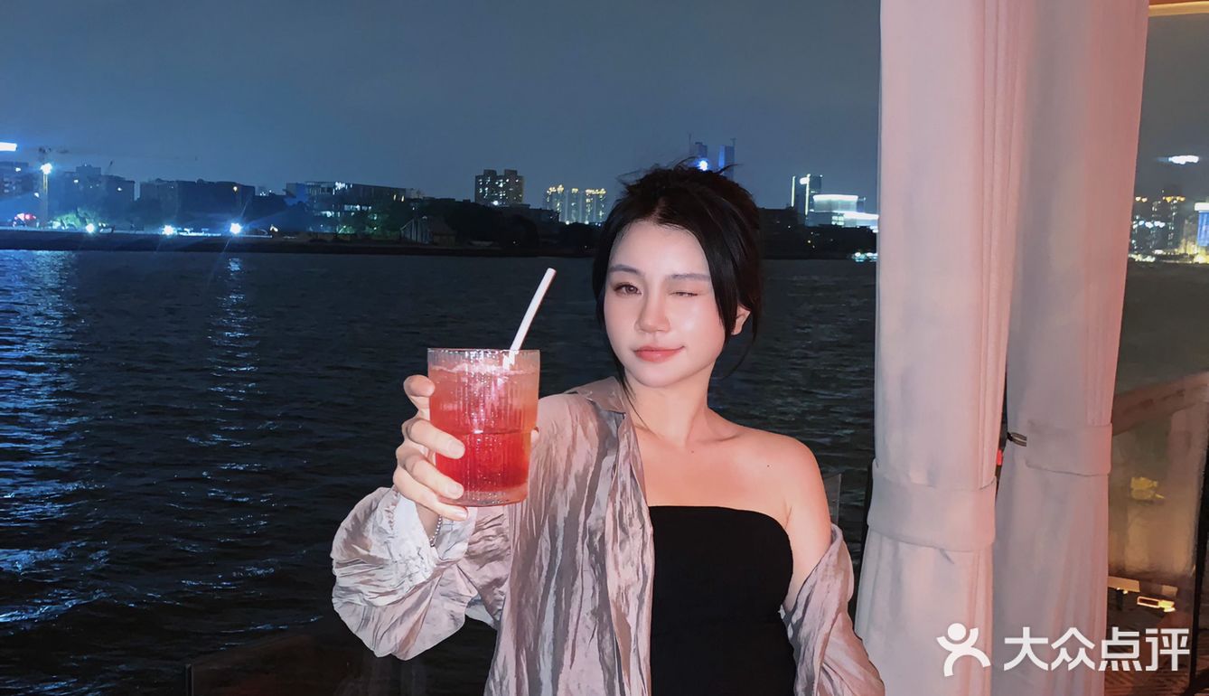 就在太古仓江边餐吧真的太舒服啦😌