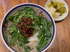 -云阿蛮云南生烫牛肉米线(奉贤路店)