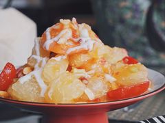 蜜柚鲜虾沙拉-食肆&Fourteen(武林夜市店)