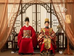 -雪中彩影婚纱摄影·微光艺术中心