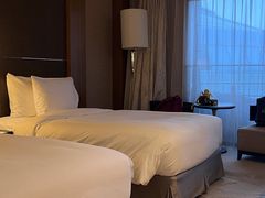 -上海滴水湖皇冠假日酒店