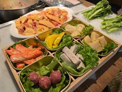 -尚尚仙·酸汤猪手·猪肚鸡火锅(华联万柳购物中心店)