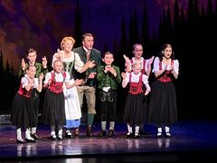 -交通银行前滩31演艺中心