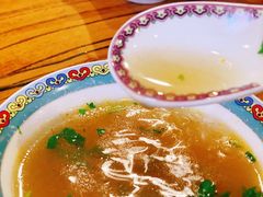 -毛辣果·贵州红酸汤牛肉火锅(西单店)