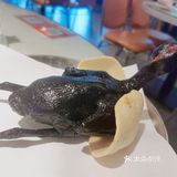 用用瓣开有很多汁流出来，一口下去外脆肉滑够汁够味
