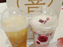 -喜茶(北京华贸购物中心店)