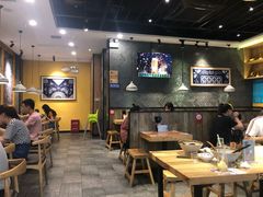 大堂-蒙自源过桥米线(红谷滩万达店)