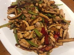 -鑫小城故事·砂锅·排骨藕汤(兴业路店)