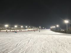 -采薇庄园四季滑雪场
