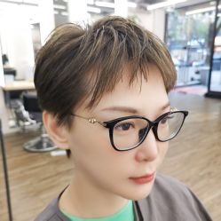 -曼都发型