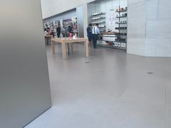 -Apple零售店(华贸购物中心店)