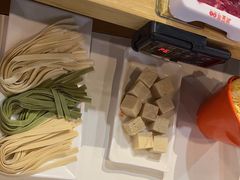 -浪里寻·臻牛养生牛肉火锅(方圆荟店)