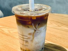 陨石燕麦拿铁-瑞幸咖啡(万恒大厦店)