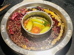 -洞亭火锅(防空洞总店)
