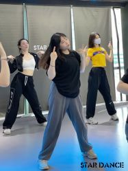 -STAR舞蹈工作室