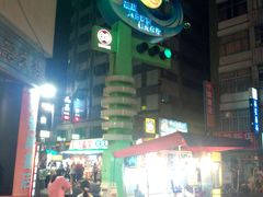-六合夜市