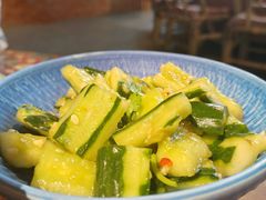 凉拌拍拍黄瓜-火塘云南烧烤大排档