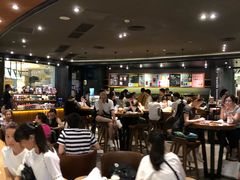 大堂-星巴克臻选(广州太古汇店)