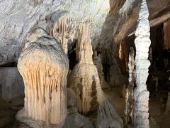 -波斯托伊纳溶洞