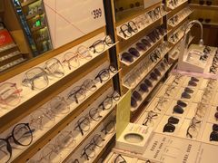 -LOOK眼镜·蔡司依视路配镜(宝山万达店)