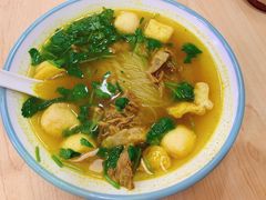 油豆腐牛肉粉丝汤（咖喱）-小杨生煎(成山巴黎春天店)