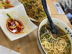 -钢阳酸菜红烧牛肉面(季乐路店)