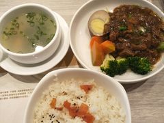 卤香珍菇牛腱饭-康师傅私房牛肉面(马泉营奥莱店)