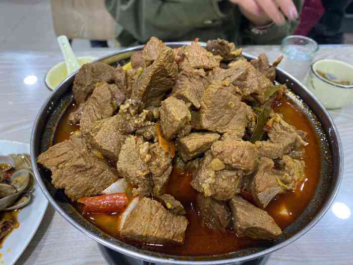 老歪边锅-"第一次吃老歪,我带闺女去的,点的微辣牛肉.