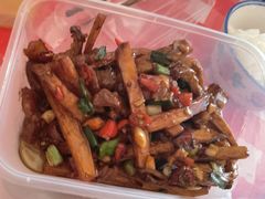 腊肥肠炒杏鲍菇-荆九爷爆炒桥头三嫩(浙大店)