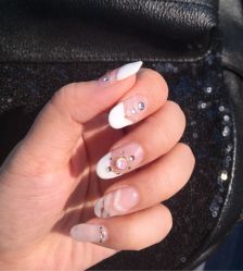 Slowlife Nail 慢生活美甲-S · Nail 自助美甲美睫