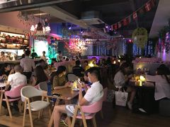-樱花里音乐餐吧·牛扒椰子鸡(东圃店)