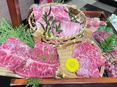 -山川小町·极番烧肉(新地假日广场店)