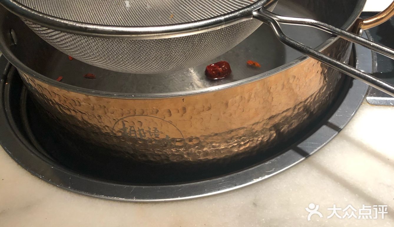 第一锅是甜汤，口味说实话吃不惯