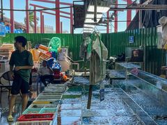 -霞涌市场海鲜摆卖区