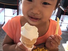 -麦当劳(展览路店)