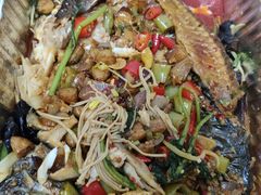-鸣记脆皮烤鱼·海鲜烤鱼(三八广场店)