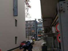 -沃尔玛上海田林店-地面停车场