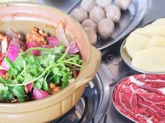 -胡须佬鸡煲四季火锅店(石厦西村直营店)