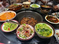 -挂旗柴锅鸡(蚌山区嘉年华店)