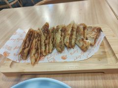 黑椒原粒黑猪肉饼-宏状元现熬粥·京味菜(黄寺大街店)