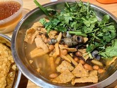 -柳州肥姨妈大骨螺蛳粉(东靖路店)