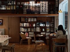-彳亍咖啡·这里(水湾路店)