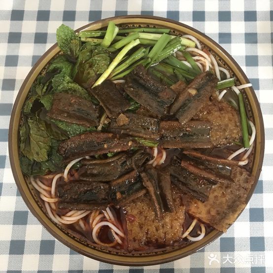 熥惠鳝鱼米线店